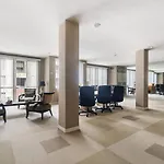 Down Town Condo With Gym Pool Bbq Jacuzzi